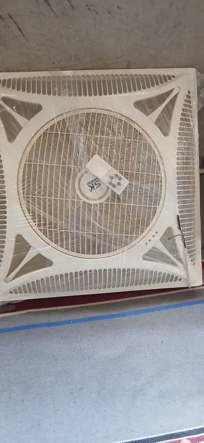 CALLING FAN 24 INCH SLIGHTLY USED