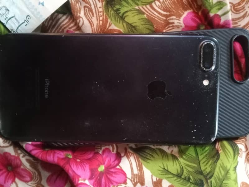 Apple iPhone 7 Plus 1