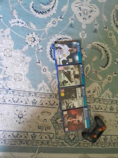 4 games  and 1 limited edition controller