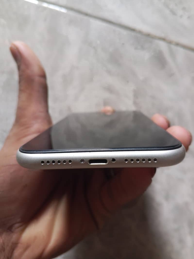 iphone 11 4