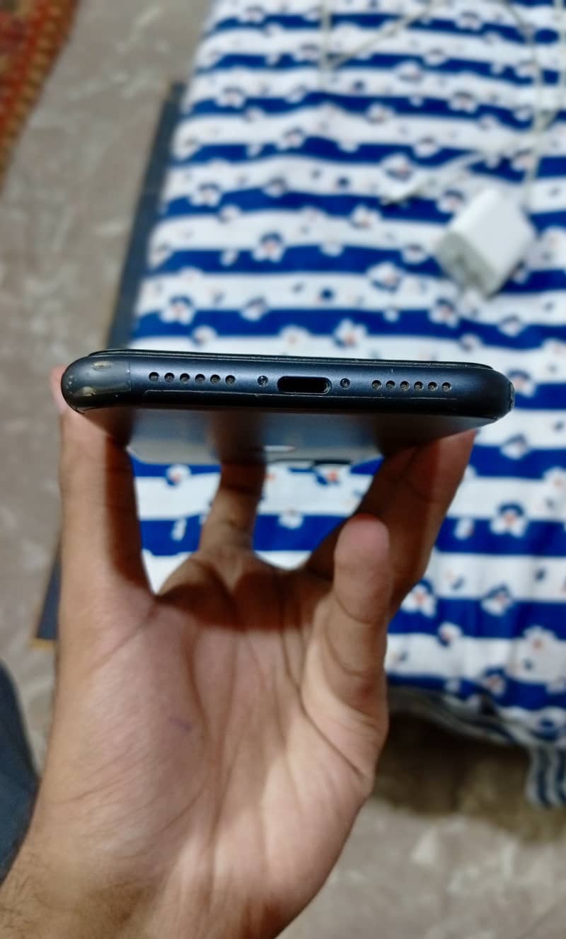 Apple iPhone 11 6