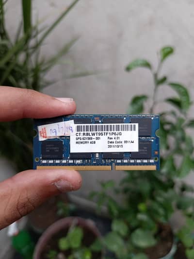 Hynix 4GB DDR3 Laptop RAM (PC3-10600S) for sale