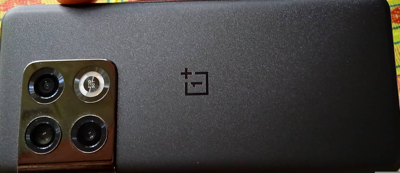 One Plus 10 Pro 1