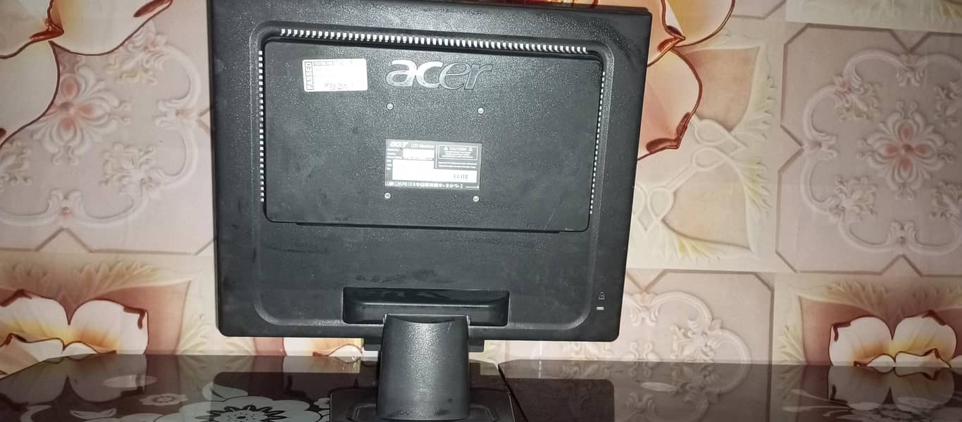 Acer LCD FOR COMPUTER 1