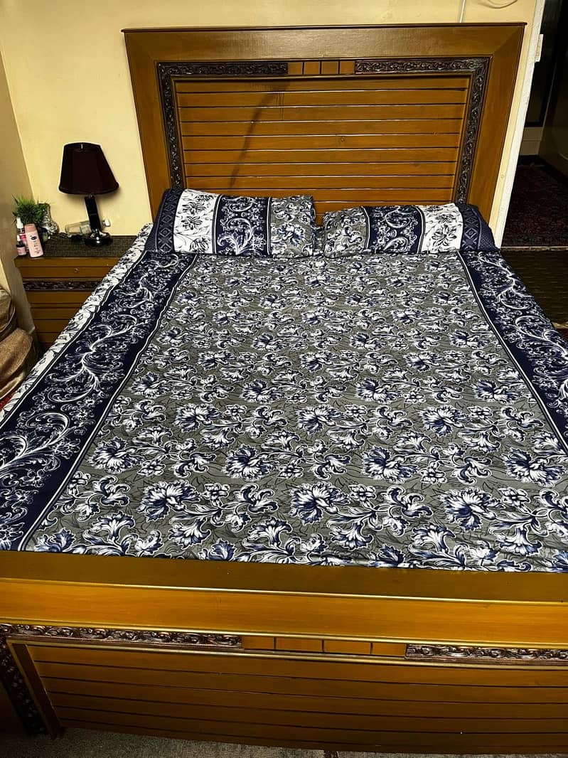 Queen Sized Bed 0