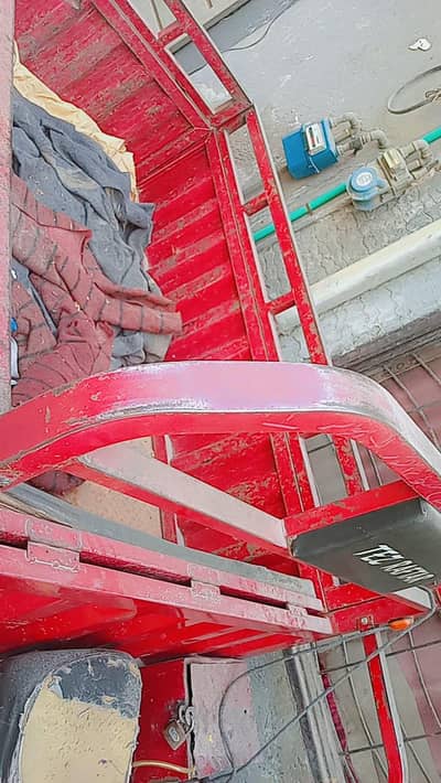Tez raftar loader rikshaw