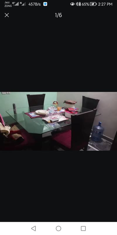 Dinning Table 4 chairs k sath  like new