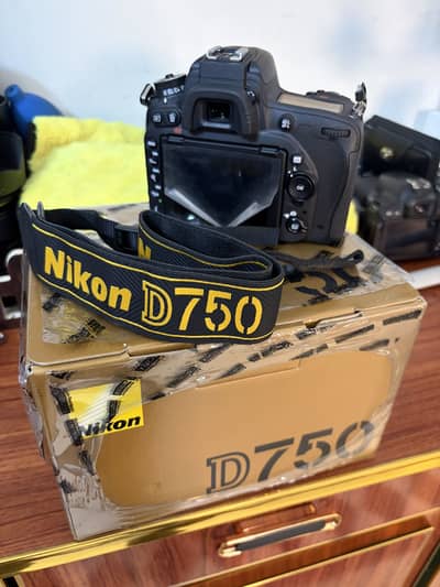Nikon d750 (Brand new) (Gift for d750 lovers)