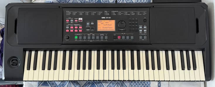 KORG EK 50 HIGHLY PROFESSIONAL KEYBOARD AND CONDITION LIKE BRAND NEW