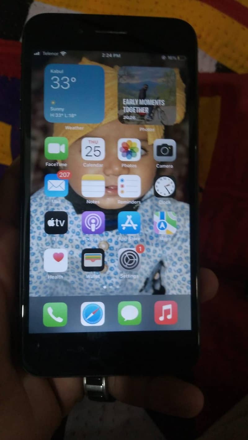 Apple iPhone 8 Plus 1