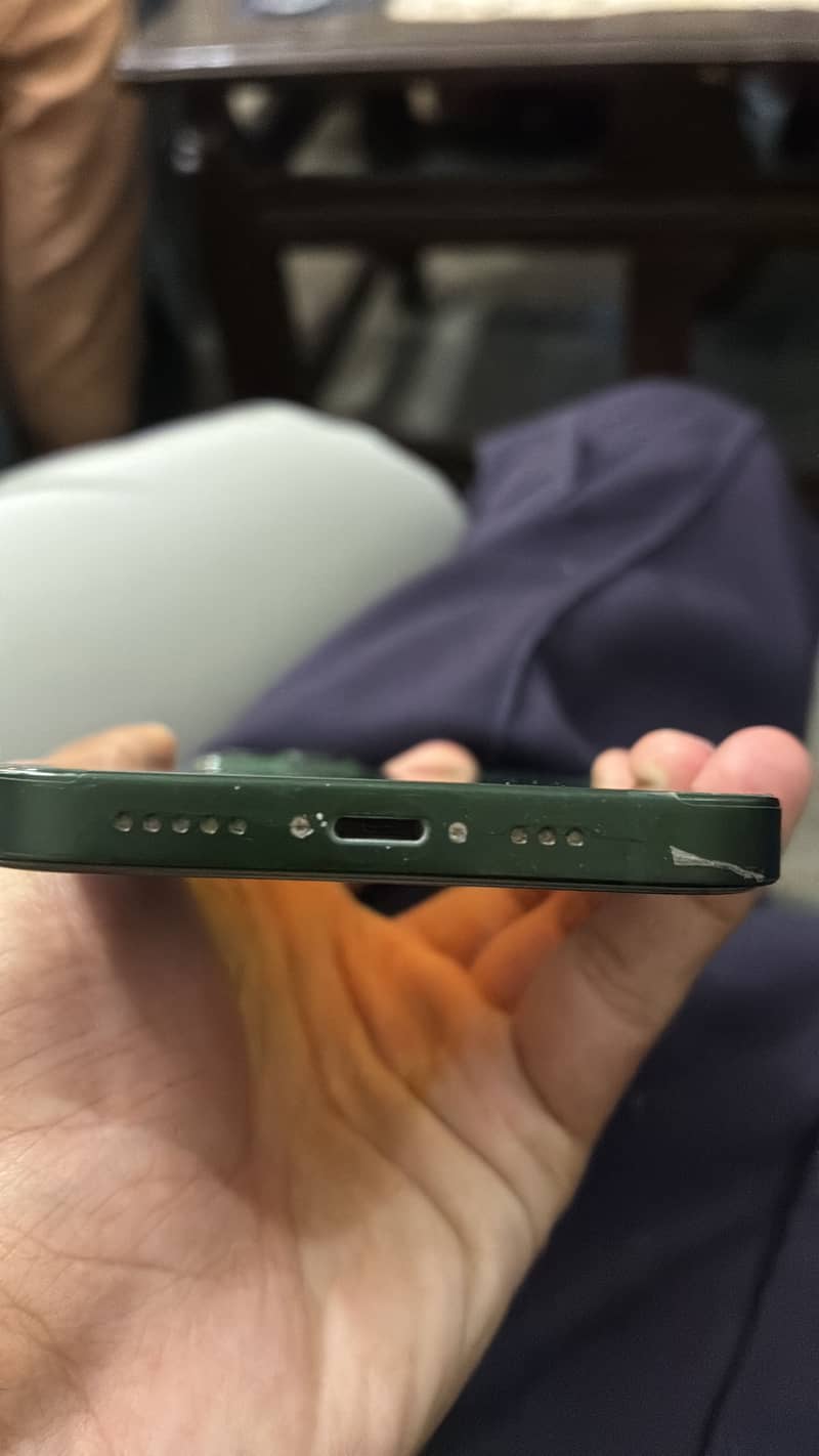 Apple iPhone 13 1