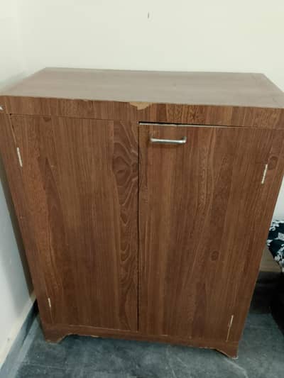 one almirah and trunk in excellent condition