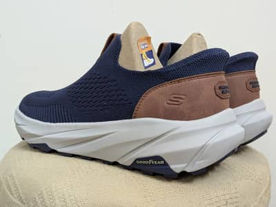 Sketchers Hands Free Slip-ins