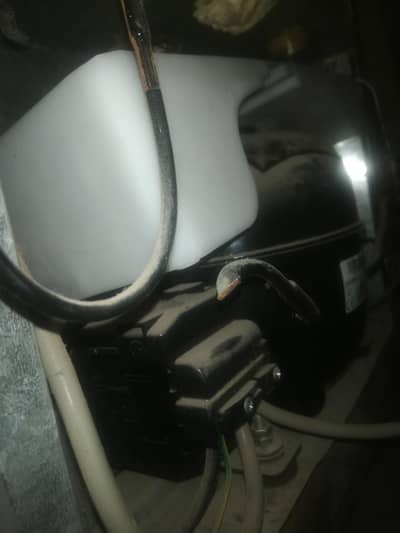 8 year warranty like new fridge sale urgent
