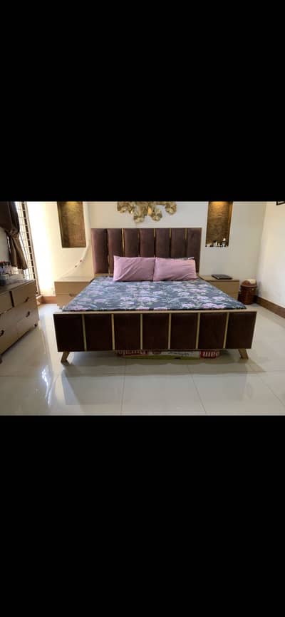 Bed set/ king size bed/double bead