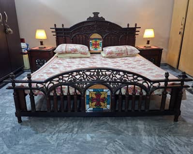SOLID WOOD BED FOR SALE IN LAHORE