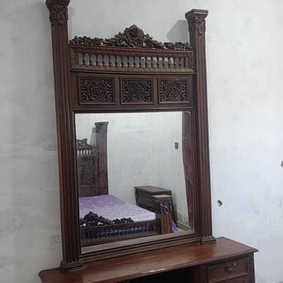 Used Chinoti Bed for Sale