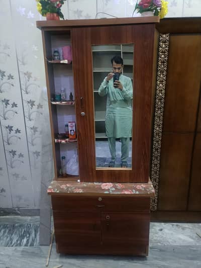 Modern Wooden Dressing Table