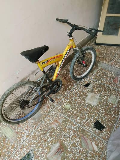 Cycle hai Baki theek hai bus ek tyre puncture hai