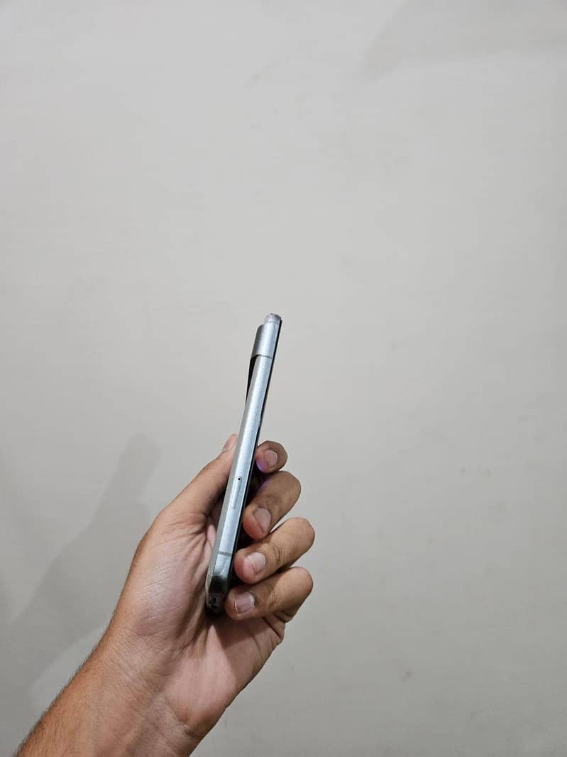Google Pixel 8 5