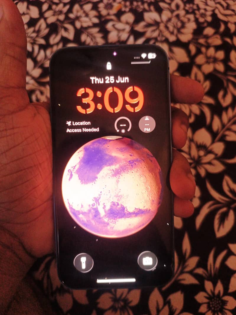 Apple iPhone 13 1