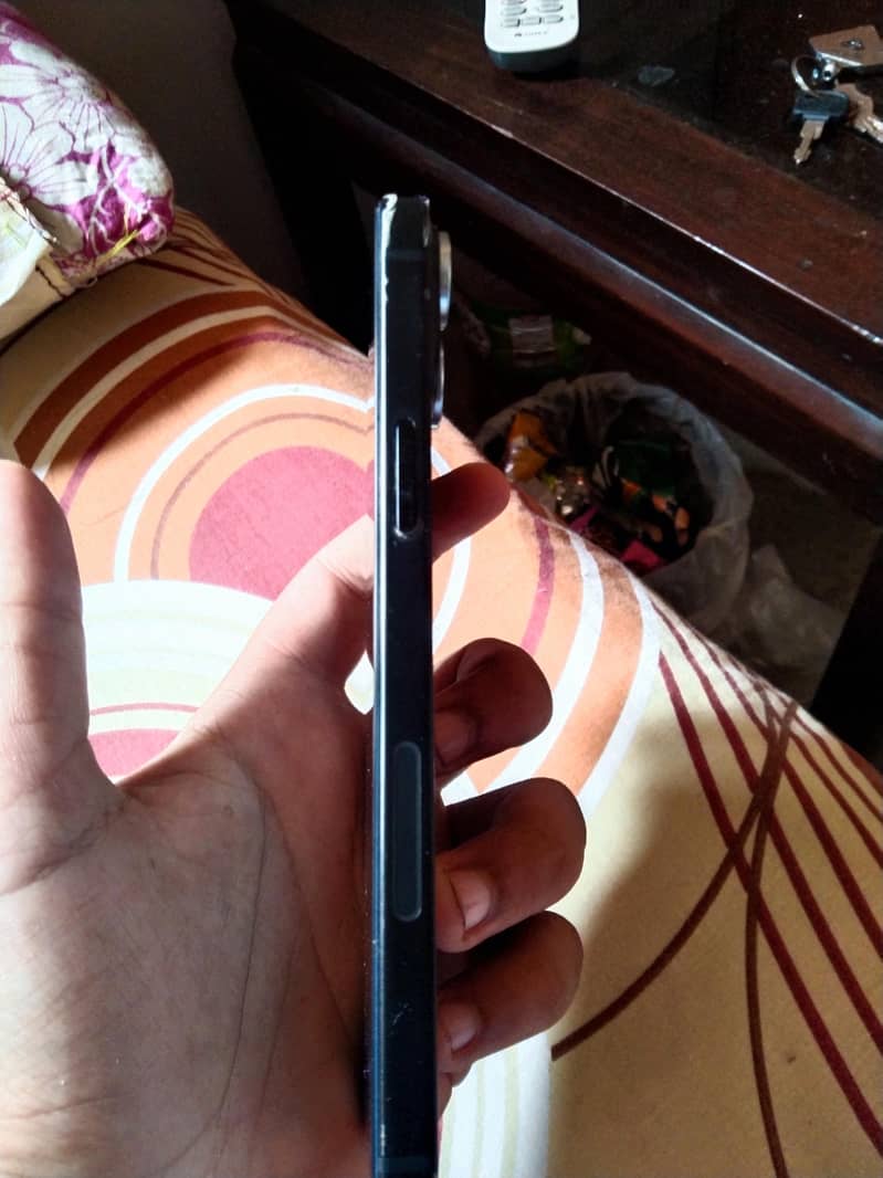 Apple iPhone 15 plus 6