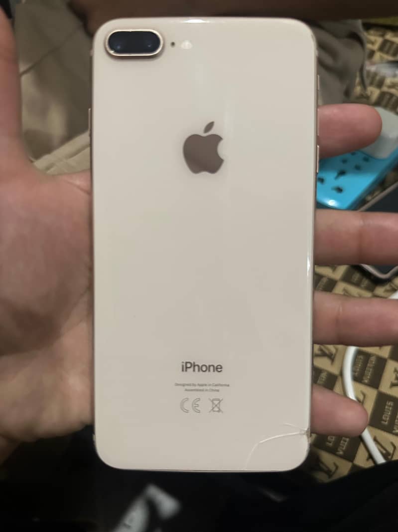 Apple iPhone 8 Plus 1