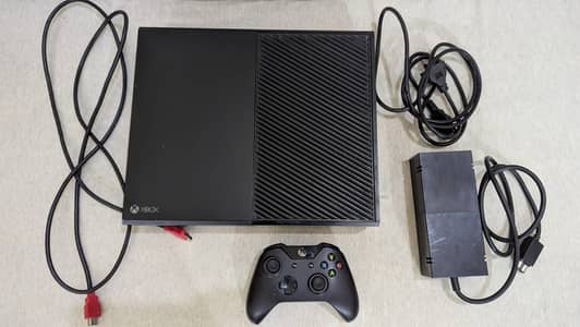 Xbox One 500GB + Controller + Games installed + Excellent Condition