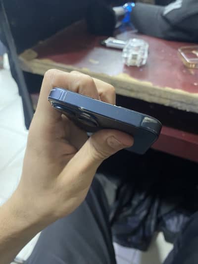Apple iPhone 14