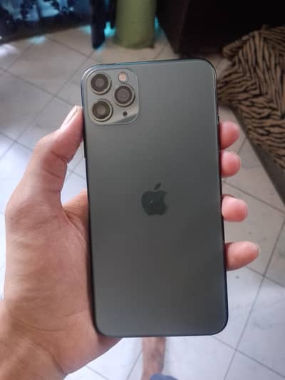 Apple iPhone 11 Pro Max (with accessories)