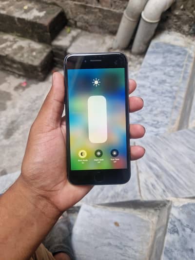 Apple iPhone 8