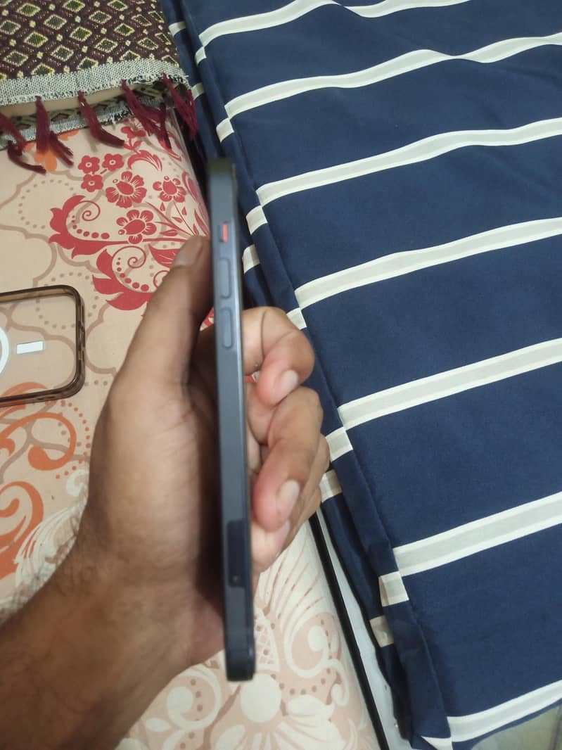 Apple iPhone 12 1