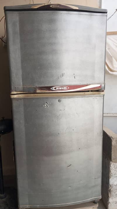 Waves Fridge