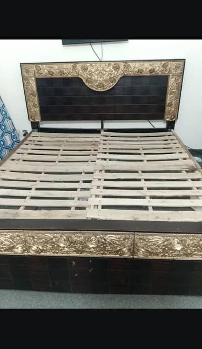 bed and 2 side tables