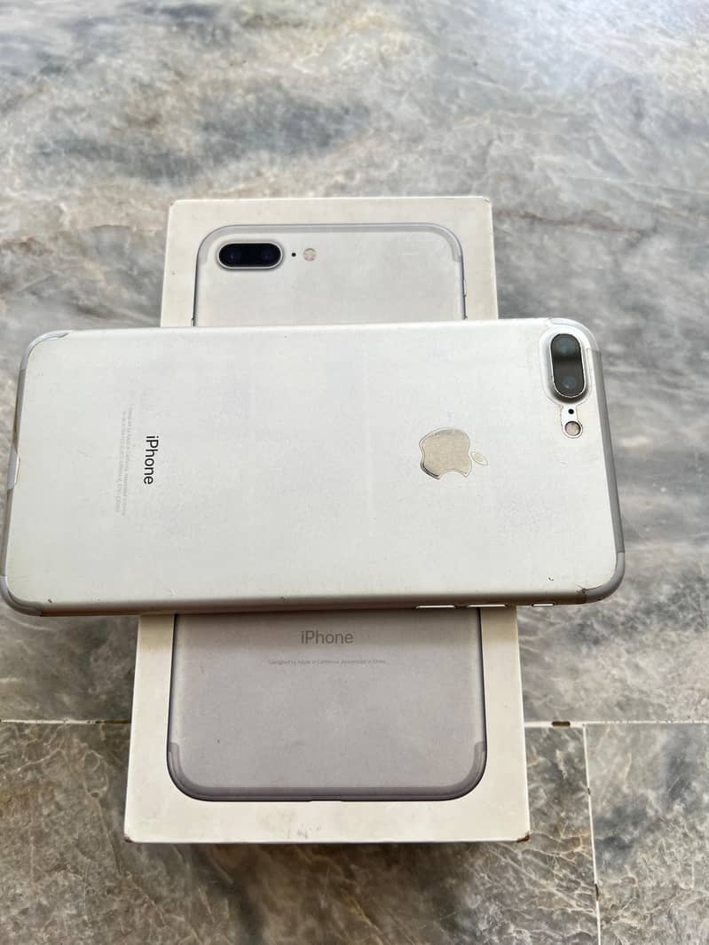 Apple iPhone 7 Plus 0