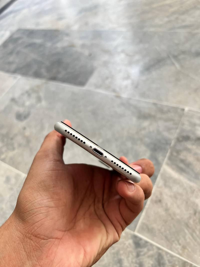 Apple iPhone 7 Plus 4