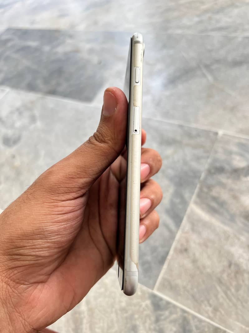 Apple iPhone 7 Plus 6