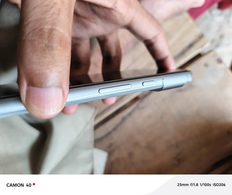 Google Pixel 8 6