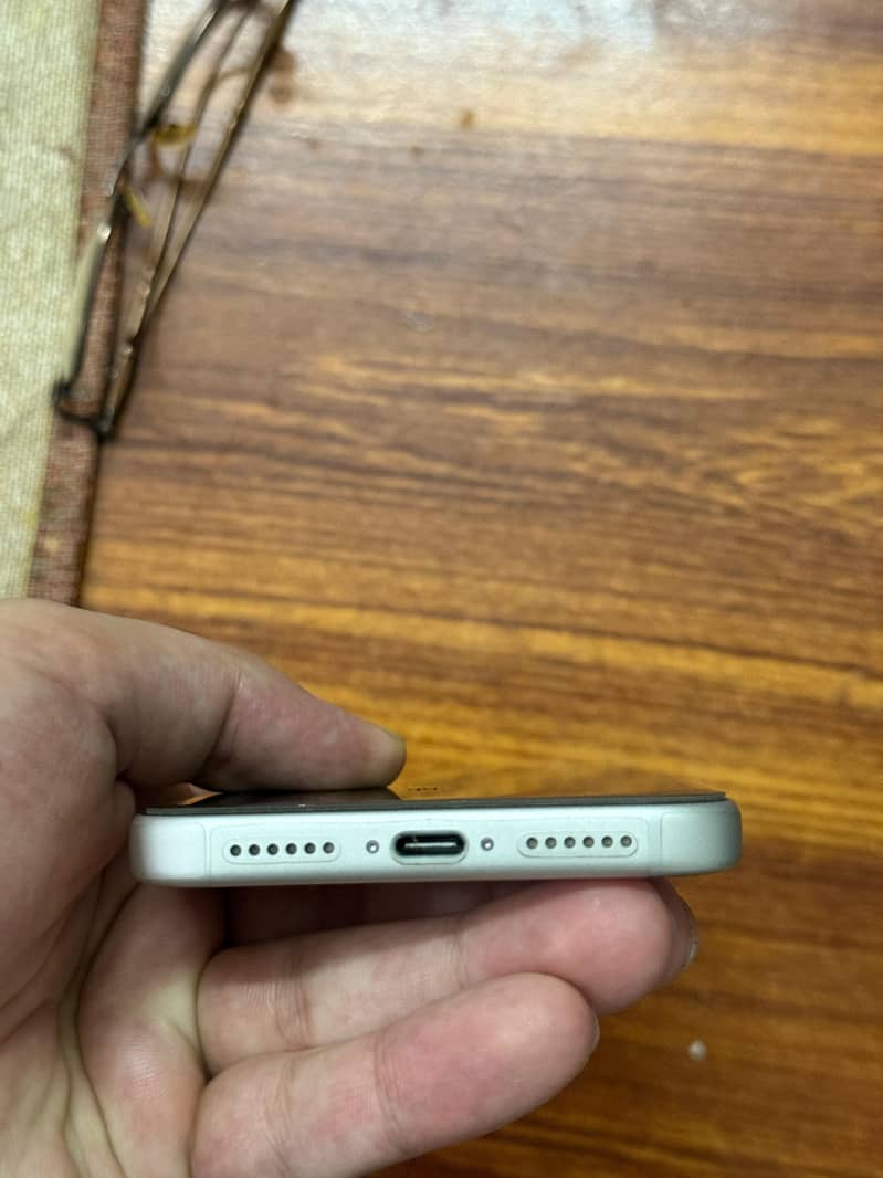 Apple iPhone 17 Pro Max 4