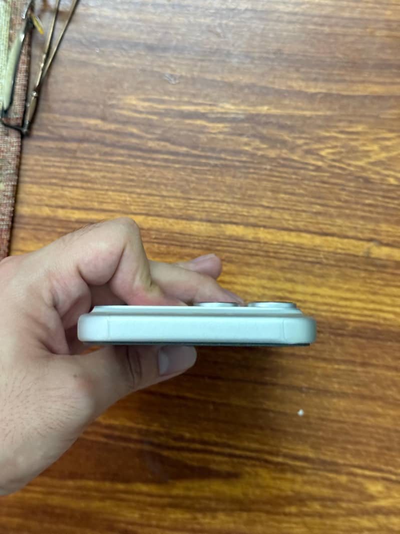 Apple iPhone 17 Pro Max 5