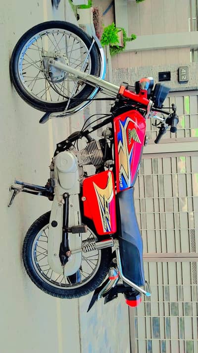 Honda cg 125 red color 2020 modle 10by9 condition