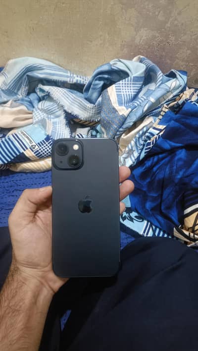 Apple iPhone 13