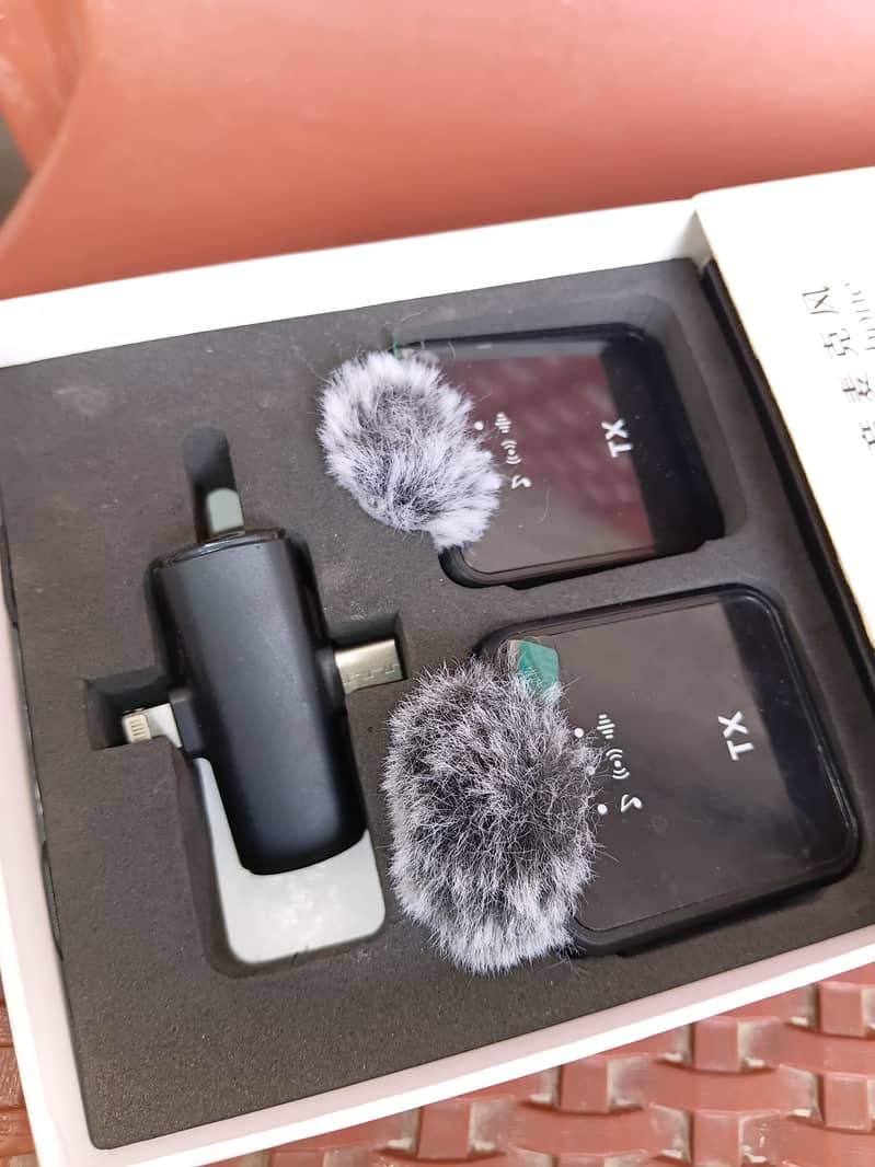 Wireless Microphone 1