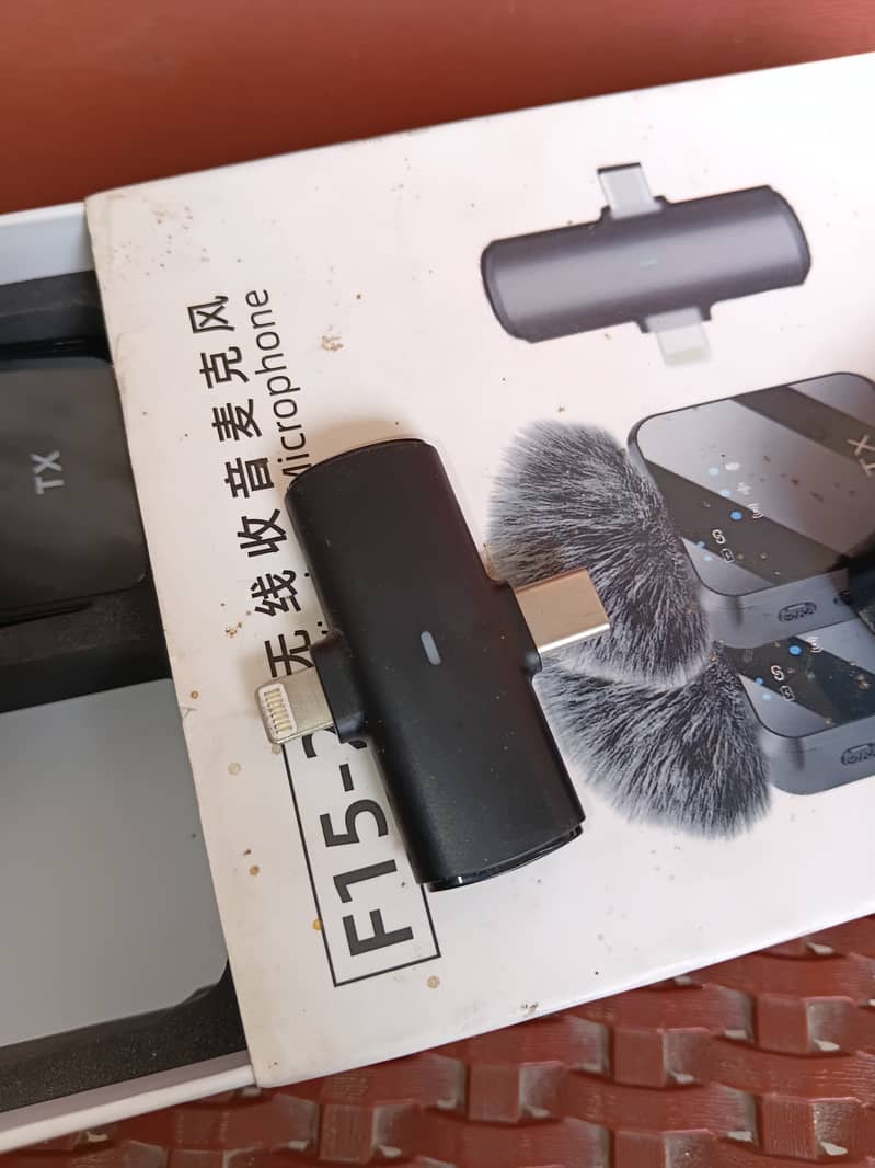 Wireless Microphone 3