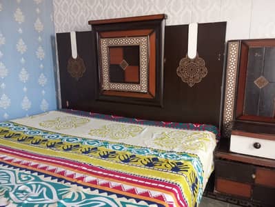 Luxury Bedroom Set for Sale, Bed with Lights, Dressing Table, Almari