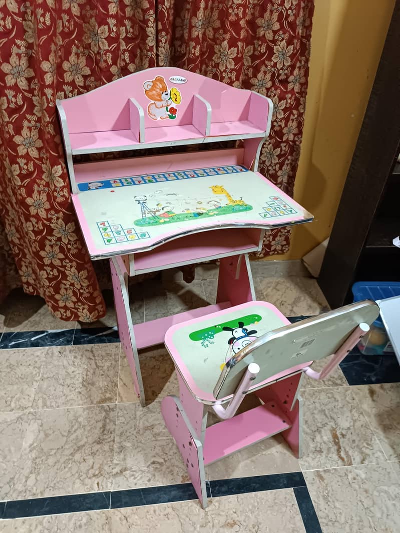 Children's Writing Table 0
