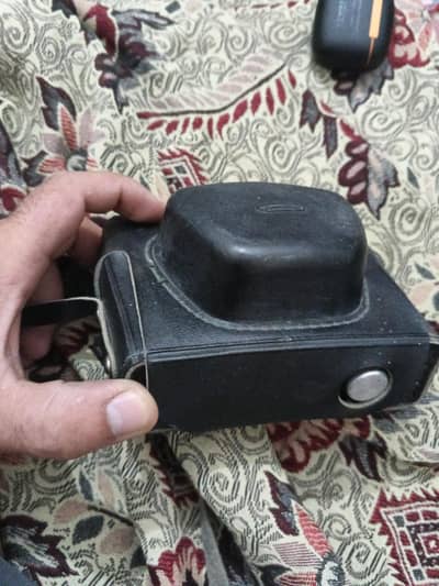 Used Camera Hain,,,, with battery+4gb memory card & charger for batt