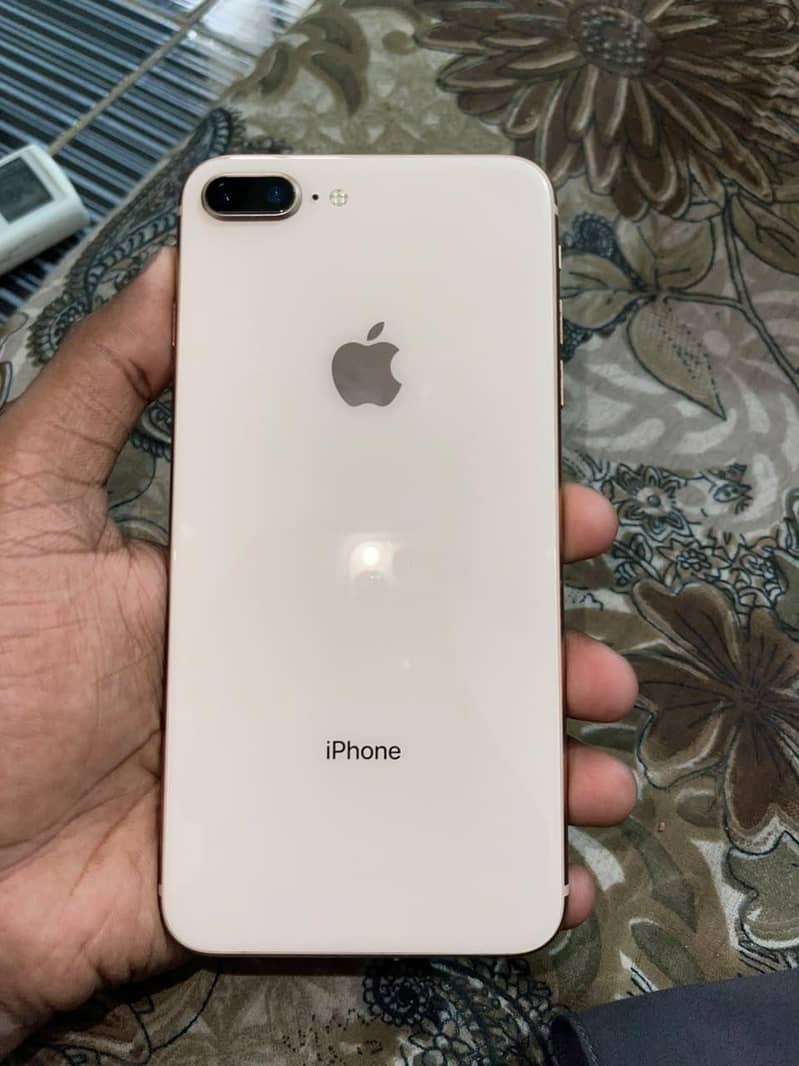 Apple iPhone 8 Plus 0