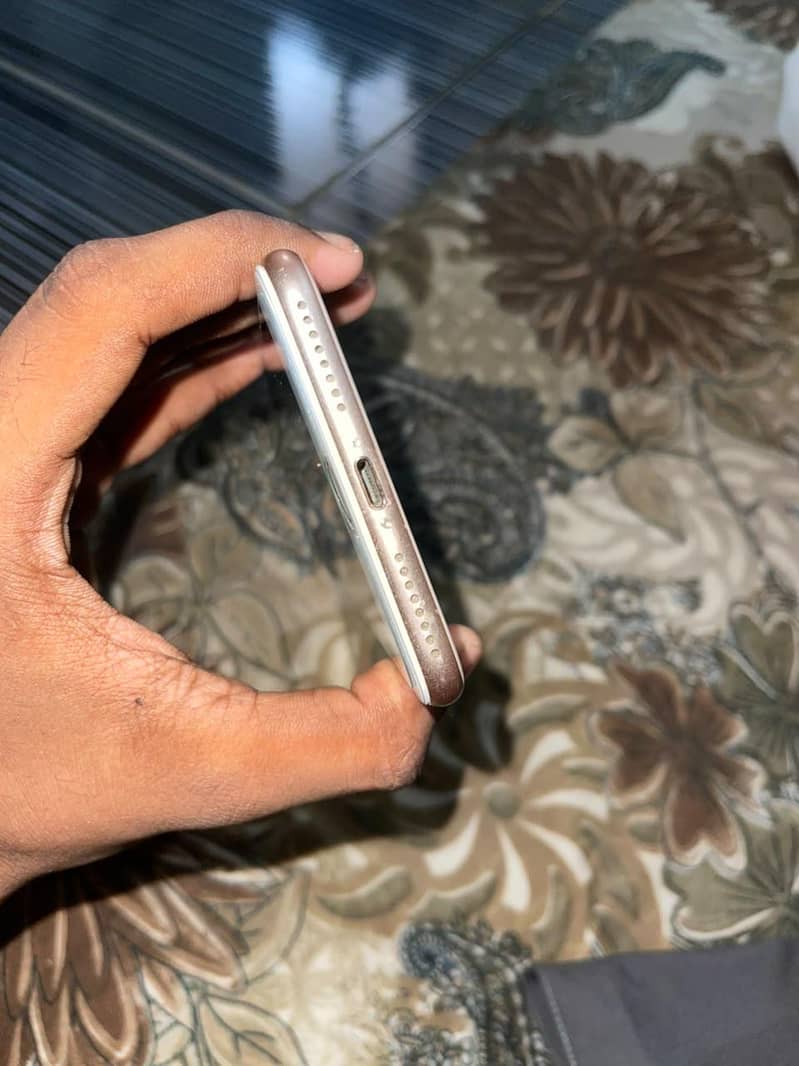 Apple iPhone 8 Plus 2