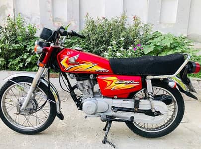 Honda 125 very good condition  with biometric 21 model